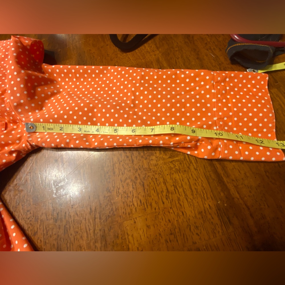 Chico's Orange Polka Dot women’s fitted button-down blouse.  Size‎ 0.  (4-6) - Picture 10 of 11